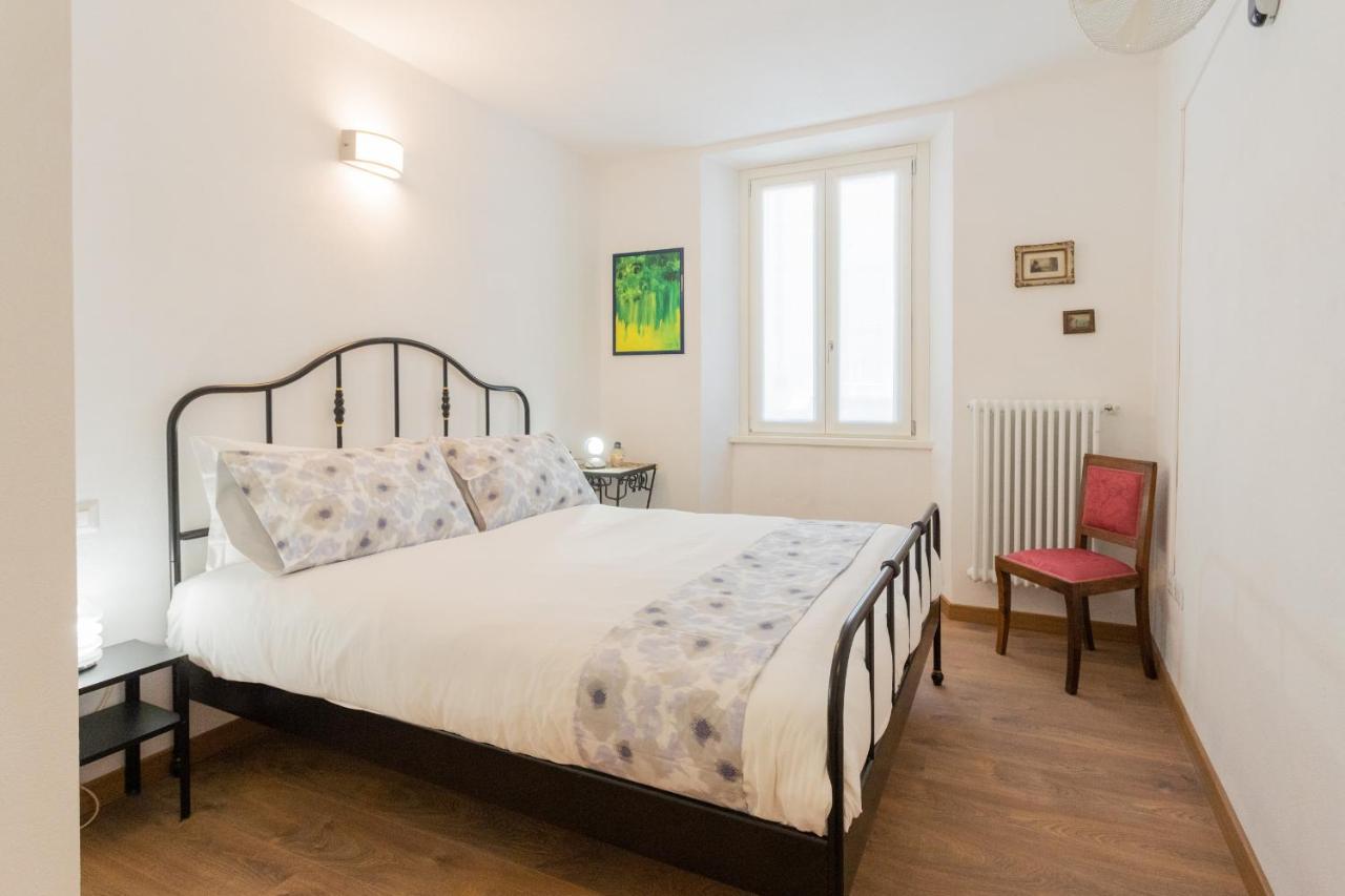 Da Pia In Historycal Como City Centre By Rent All Como Exterior foto