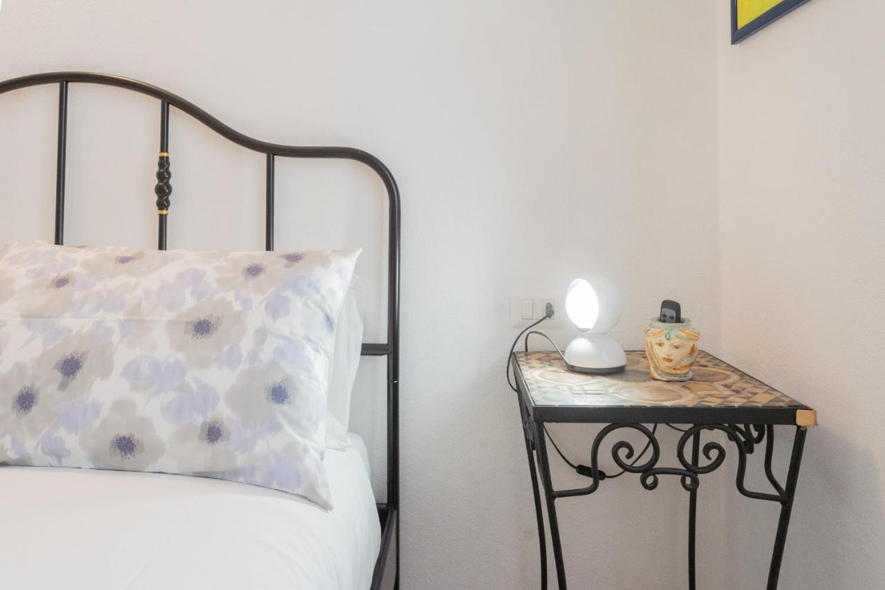 Da Pia In Historycal Como City Centre By Rent All Como Exterior foto