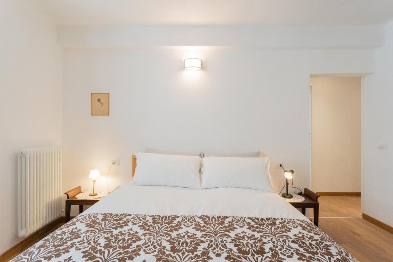 Da Pia In Historycal Como City Centre By Rent All Como Exterior foto
